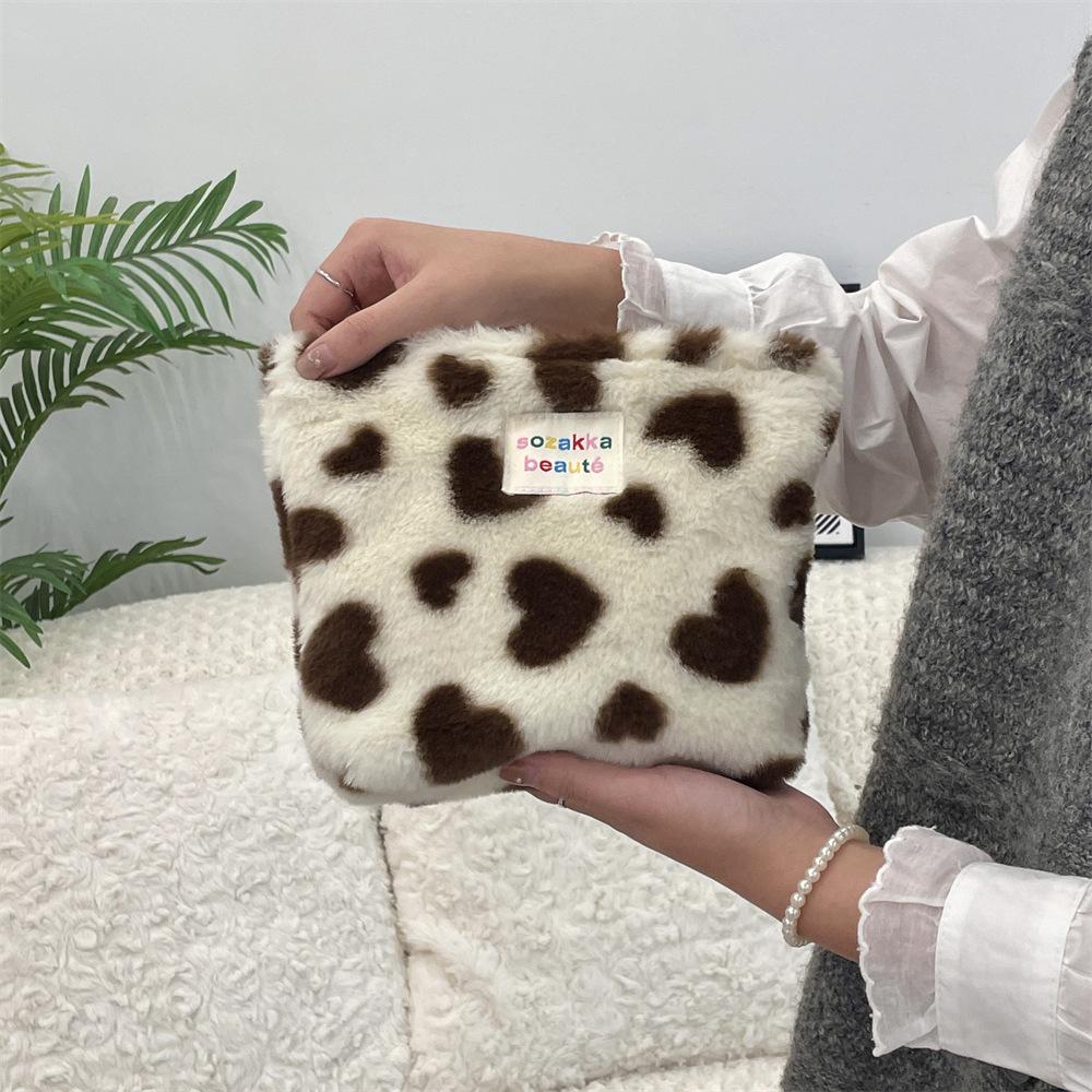 Cosmetische Tas Pouch voor Vrouwen Borduurwerk Margriet Bloemen Koreaans Reis toilettas Tas Schoonheid Make-up Pouch Organizer Etui