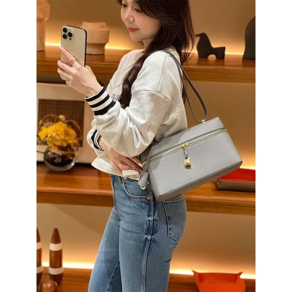 LP27 Bag, Lunch Box Bag, Palm Pattern Cowhide Women's 2023 Autumn and Winter New Temperament Portable Shoulder Crossbody Cosmetic Bag