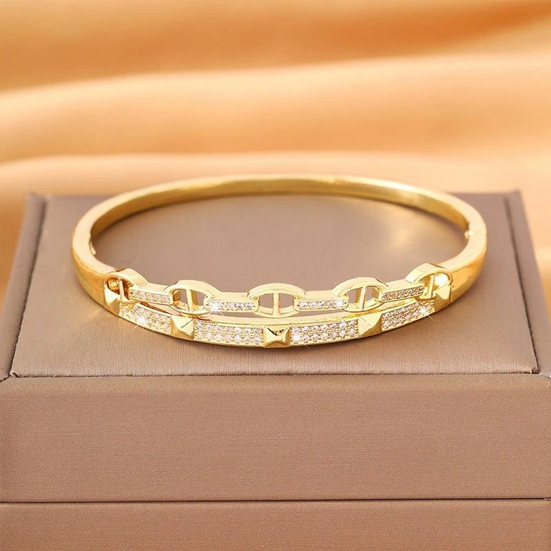 European And American New Light Luxury Geometric Splicing Design Sense Classic Women'S Simple Atmosphere Exquisite Bracelet