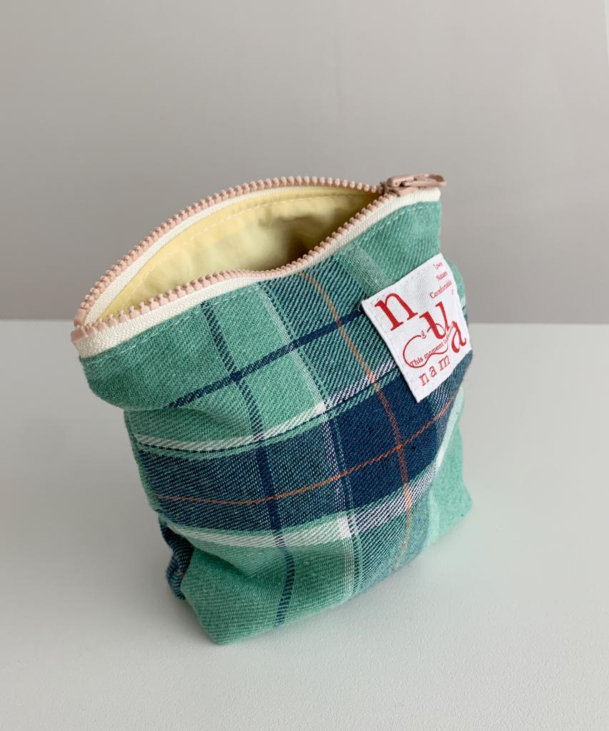 Nuaname Blanket Vintage Check Pouch 2 Colors