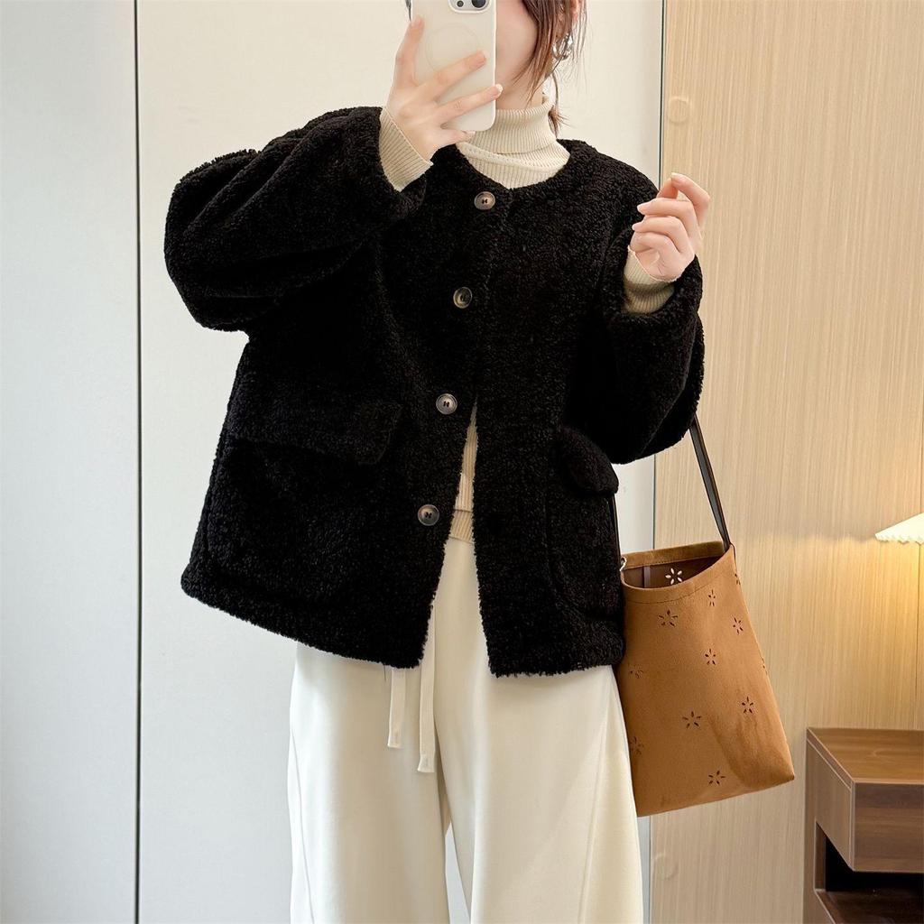Women's Shearling Coat 2025 Autumn/Winter: Versatile Korean Style, Age-Reducing Loose Fit, Round Neck Top