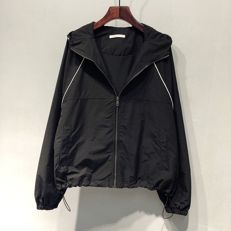 

Короткая однотонная куртка с капюшоном свободного кроя ветрозащитная весна осень новая повседневная простая универсальная куртка S чёрный