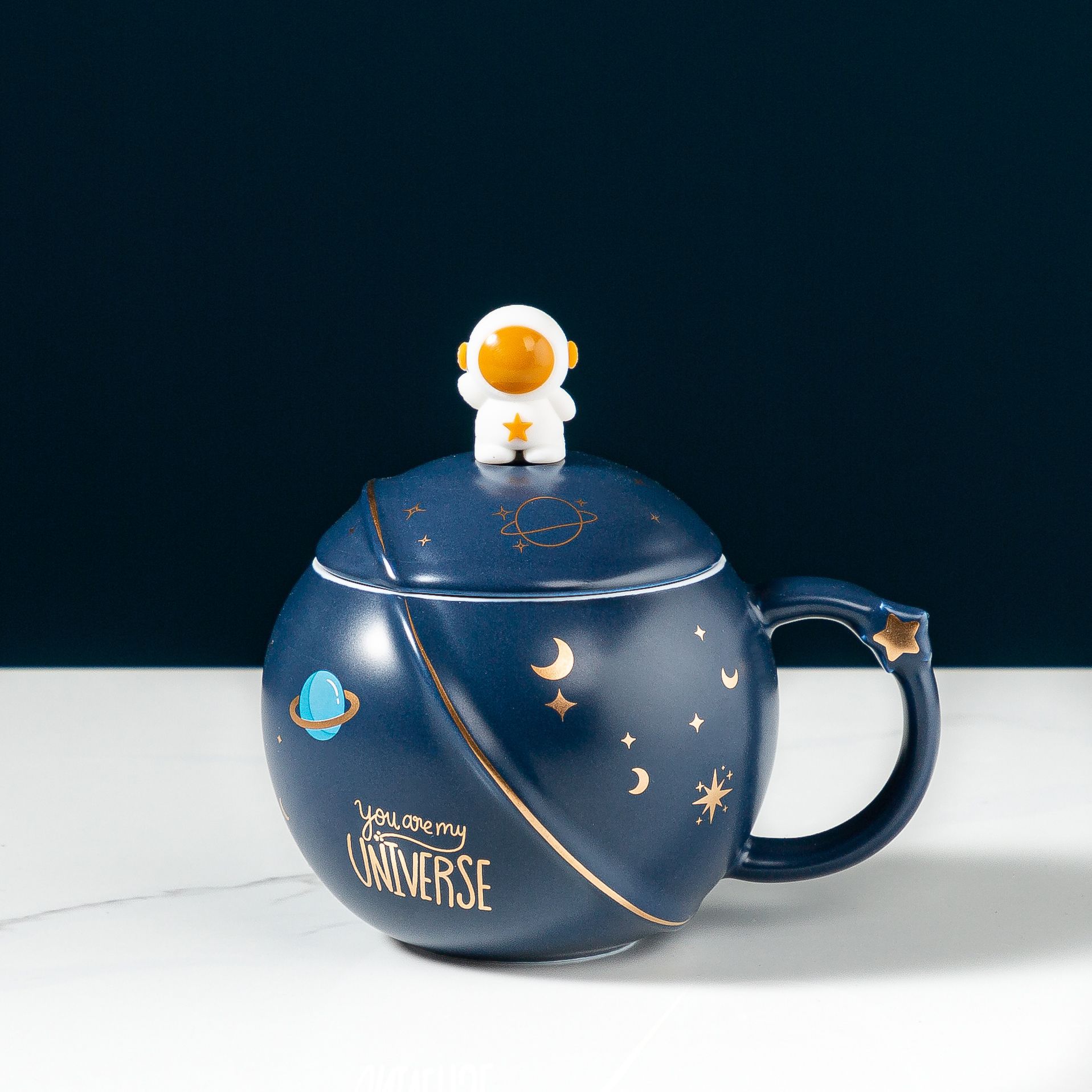 

Керамическая чашка астронавта, кружка «Планета», креативная персонализированная чашка для воды, сувенирная подарочная чашка, кофейная чашка 400ml cup + lid + spoon
