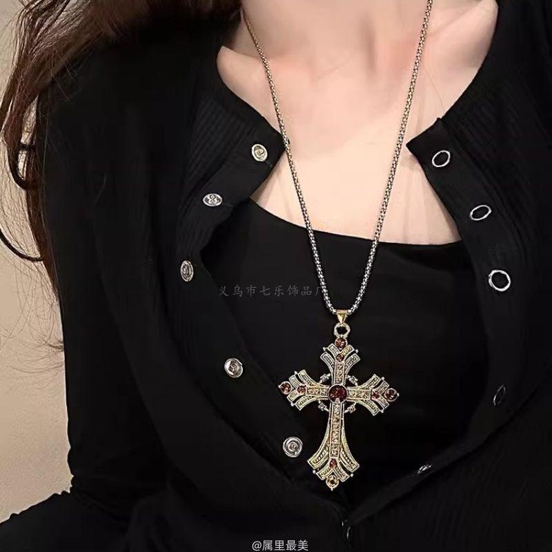 Bohemian Geometric Pendant Necklace Niche Retro Temperament Collarbone Chain Light Luxury Versatile High-end Jewelry