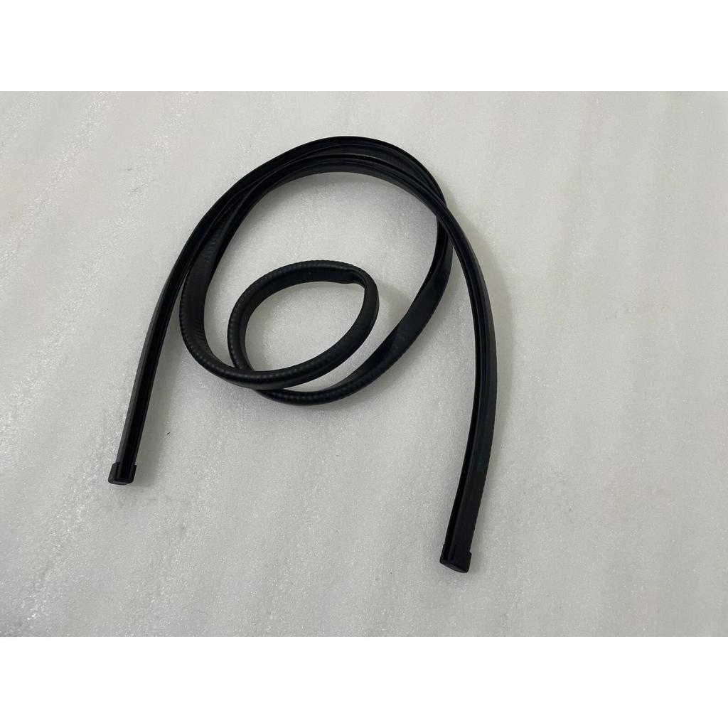 OEM For Suzuki Samurai 86-95 RH Door Opening Edge Trim Molding 84630M80001