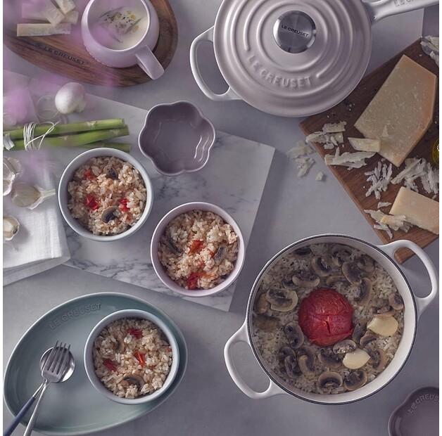 Чугунная жаровня Le Creuset Signature круглая 20 см безе 2,4 л (21177207164430)