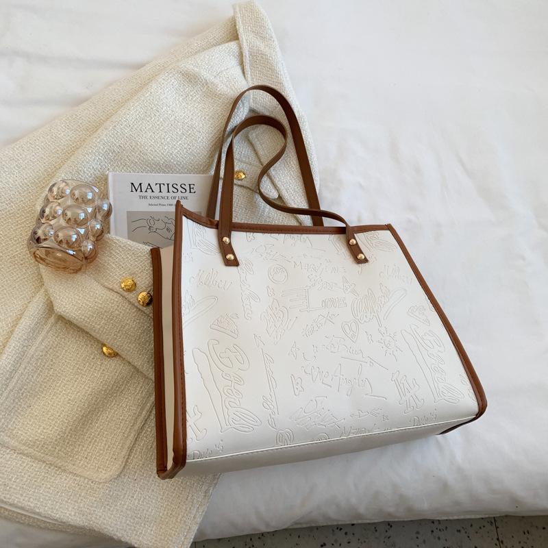 Women's bag New trendy fashion bag Female college student class bag Large capacity office worker shoulder handbag