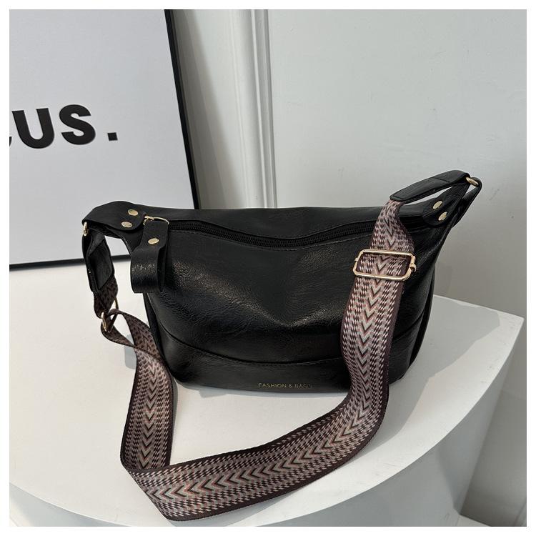 Large Capacity Casual Solid Color Spring Style Foreign Style Fashionable Retro Wide Shoulder Strap Simple Shoulder Crossbody Dumpling Women'S Bag