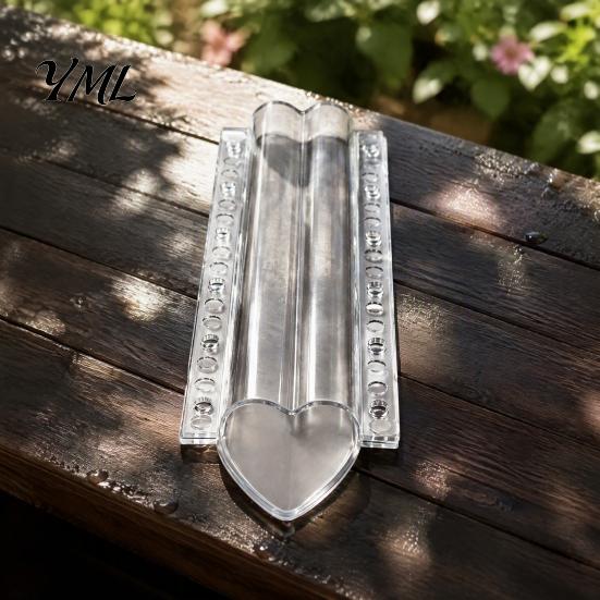 Hard Plastic Plant Shaper Cucumber Growing Mold, Heart Shaped, Clear Vegetable Fruit Shaping Tool Reusable Mold for Zucchini Molds Farm