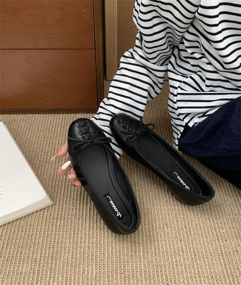 French Square Head Shallow Mouth Single Shoes Women's 2025 Spring New Small Man with Skirt Doudou Shoes Women's Soft-soled Flats