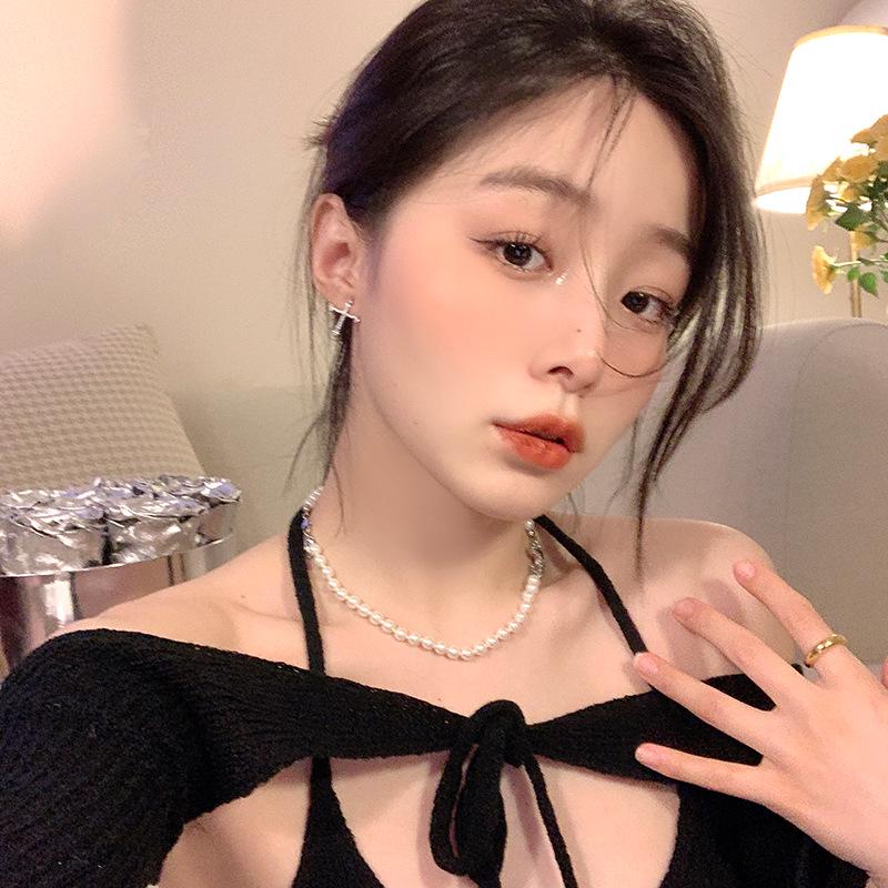 Spicy Cool Girl Cross Earrings: Luxe No-Pierce Ear Clips with Niche Design