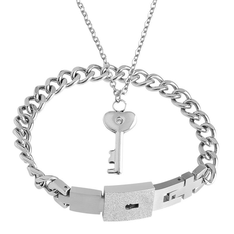 Europäische und Amerikanische Partnerarmbänder, Ein Paar konzentrische ineinandergreifende Titanstahlarmbänder, Edelstahl Herren- und Damen-Liebesarmbänder