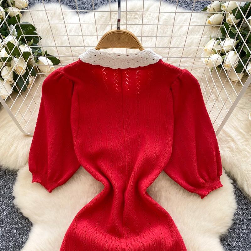 Letnia dzianinowa sukienka damska z jednostronnym plisowanym wzorem i eleganckim stylem