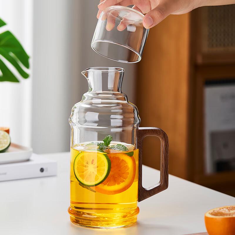 Mesini Borosilicate Glass Pitcher with Wooden Handle