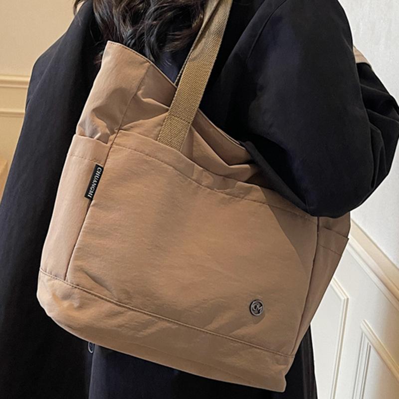 Large Capacity Shoulder Bag Winter New Fashion Bag Student Bag Simple Casual Handbag
