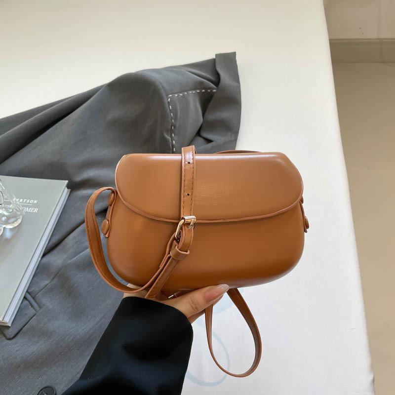 Summer New Casual Saddle Bag Simple Solid Color Versatile Daily Commute Shoulder Messenger Bag Women's Bag