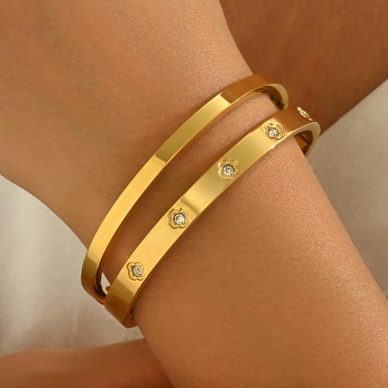 Stainless Steel Gold Plated Clover Charm Bangle Set With Rhinestone Accents Women