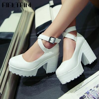 2025 Dicke Absätze Knöchelriemen Plateau Damen Pumps Frühling Herbst Freizeit Weiblich Punk Goth Runde Zehe Lässige Schwarze Schuhe für Damen