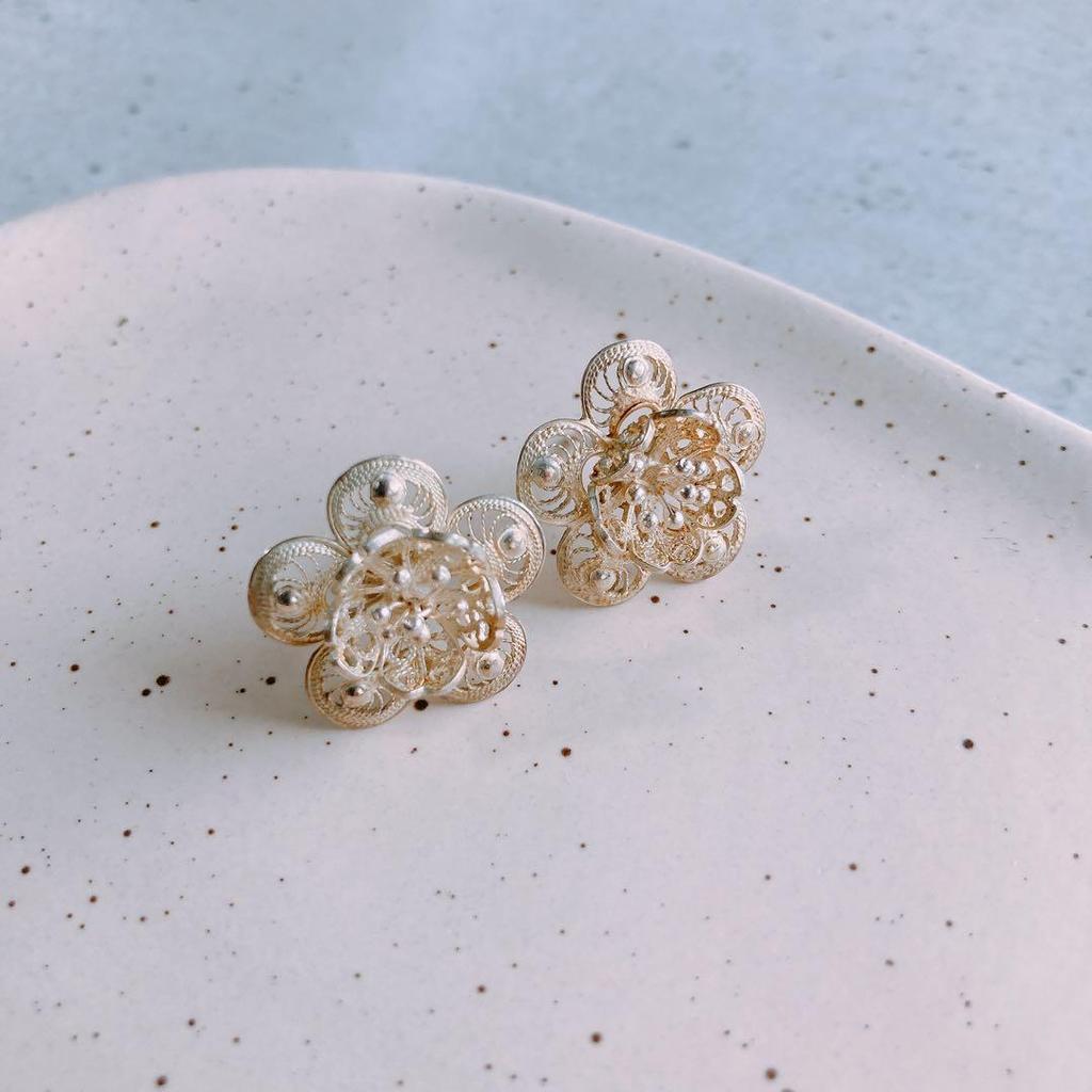 Used Filigree flower design earrings without catch