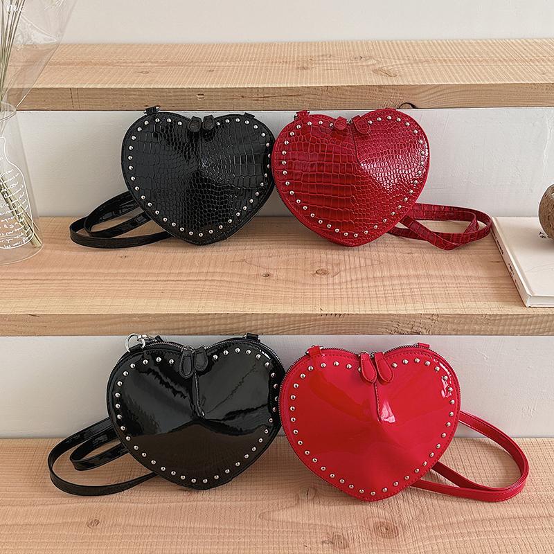 2026 New Super Exquisite Glossy PU Heart Shape Shoulder Bag Personality Solid Alligator Pattern Rivets Crossbody Bag for Women