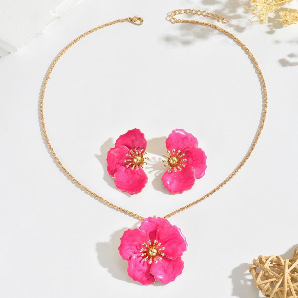 European-American Starfish Necklace & Earring Set: High-End Clavicle Chain, Light Luxury Vacation Style for Women.
