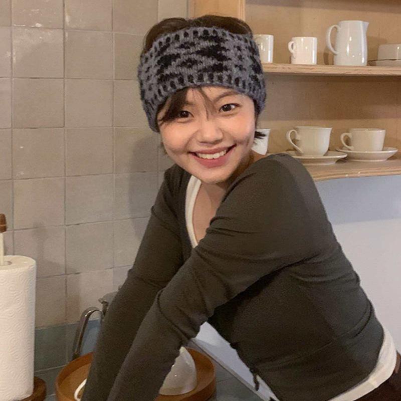 Women's Retro Versatile Plaid Wool Knit Wide Headband - Autumn/Winter Fashion Hair Accessory