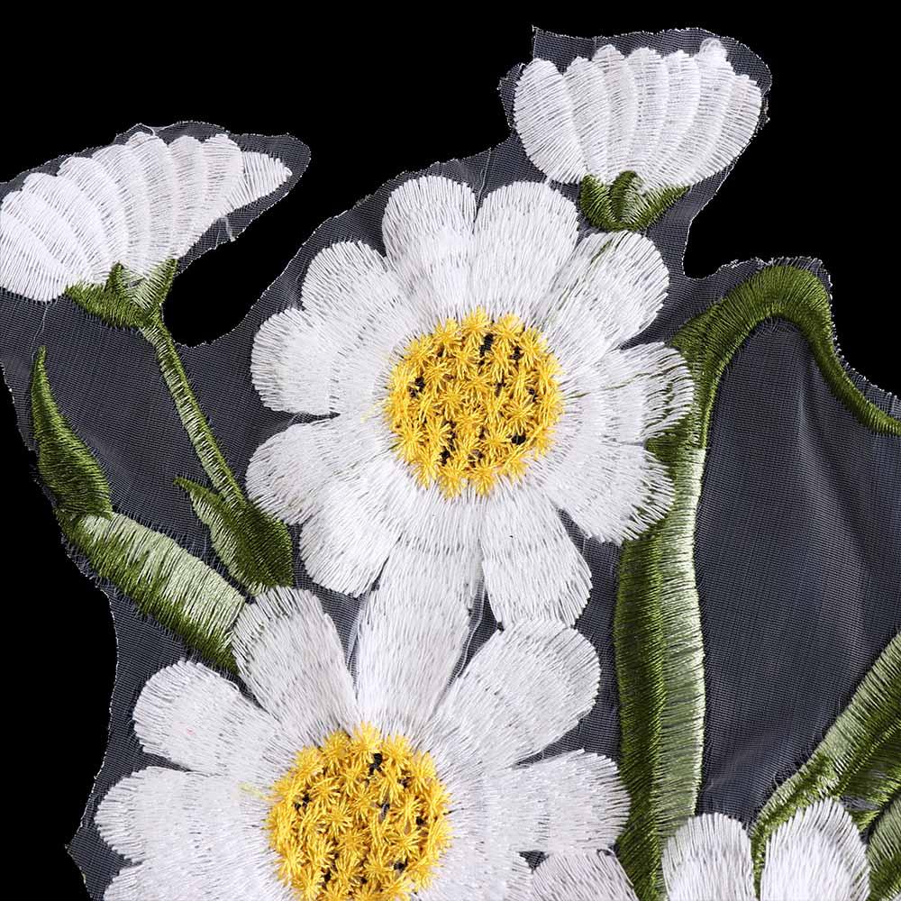 Daisy Flower Embroidered Patches Exquisite Elegant Clothing Applique Clothing Repair Vintage Clothes Patches Sewing