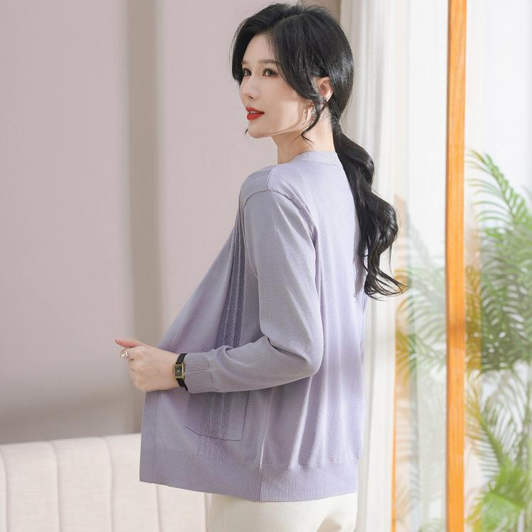 New Fashionable Shirt, Middle-aged and Elderly Women's Spring and Autumn Tops, Two-piece Set of Mother's Spring and Summer Solid Color Knitted Sweater