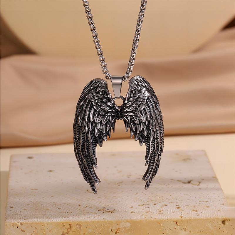 Retro Angel Wing Pendant Necklace: European & American Style for Men & Women