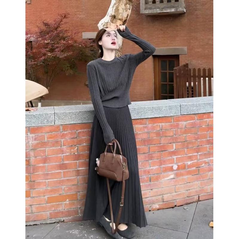 Women s High-End Grey Knit Dress - Petite Autumn 2025 Collection One Size