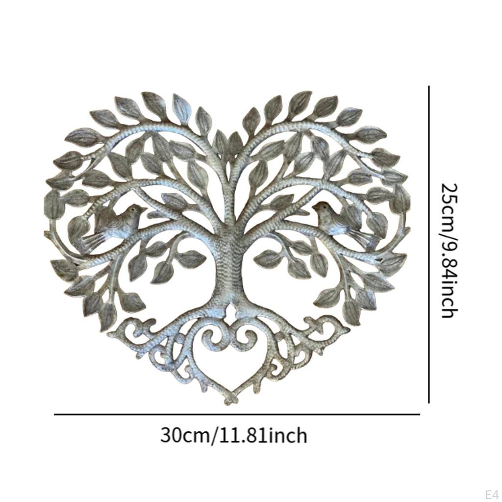 Metalowa rzeźba ptaka i drzewa, ozdoba w kształcie serca