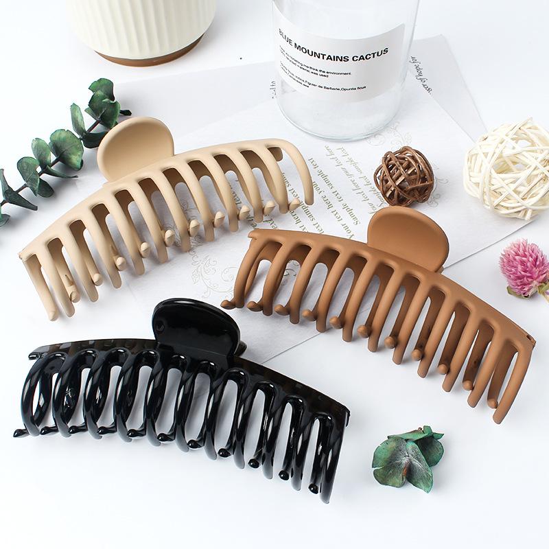

Matte Retro Dragon Bone Claw Hair Clip for Women