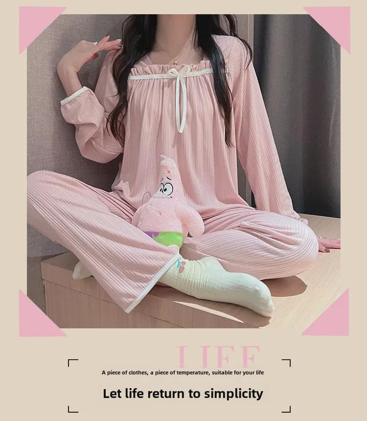 Pijamale cu desene animate în stil palat: Set proaspăt, casual, cu mânecă lungă, din două piese, ideal pentru interior sau exterior.