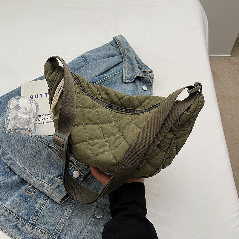 Crossbody Bag Women's Rhombus Casual Dumpling Bag Men's Casual Large-capacity Shoulder Bag Autumn and Winter New Light Commuter Bag