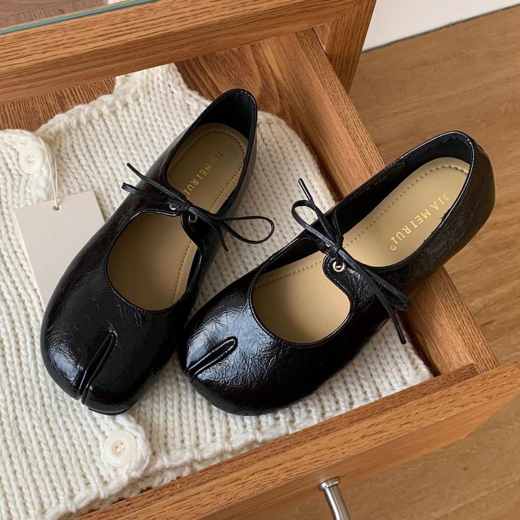 

IPPEUM Туфли таби для женщин 2025 Новинка Осень Черные балетки с раздельным носком 250 чёрный