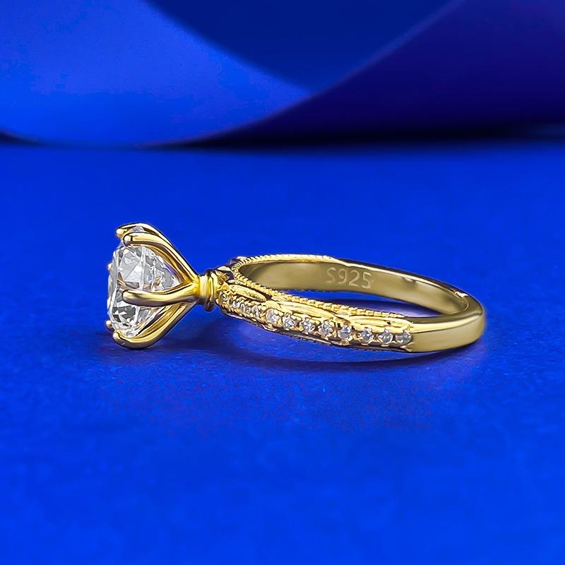 Anello Classico Rotondo in Oro Placcato con Diamante Bianco da 8,0 Carati