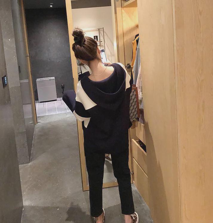 Stylish Cotton Maternity Suit: Belly-Concealing Hooded Pullover with Contrasting Colors