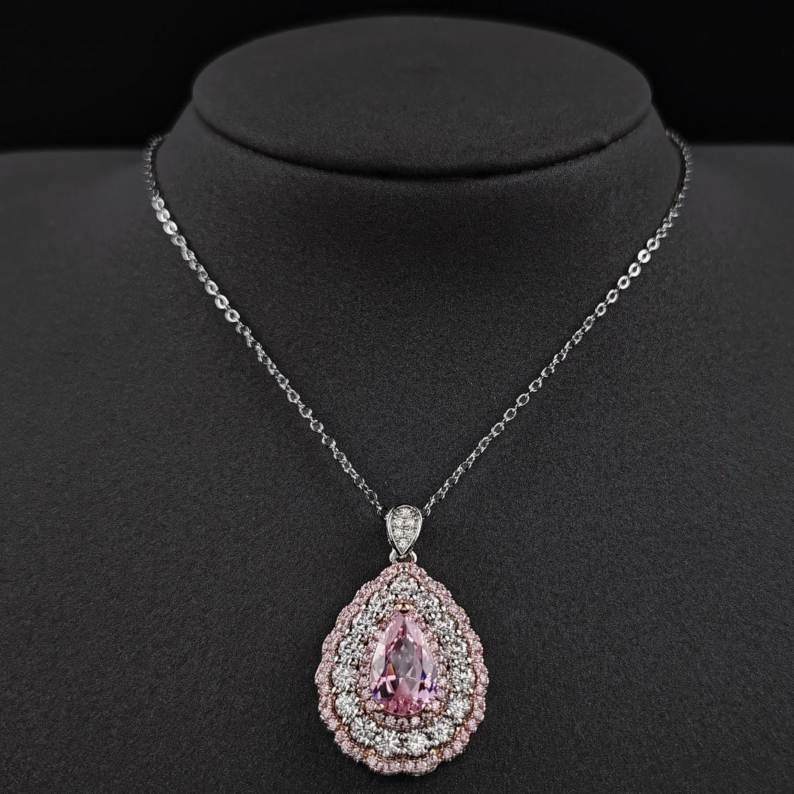 

Women s Pink Geometric Pendant Necklace with Inlaid Diamonds - Light Luxury Style