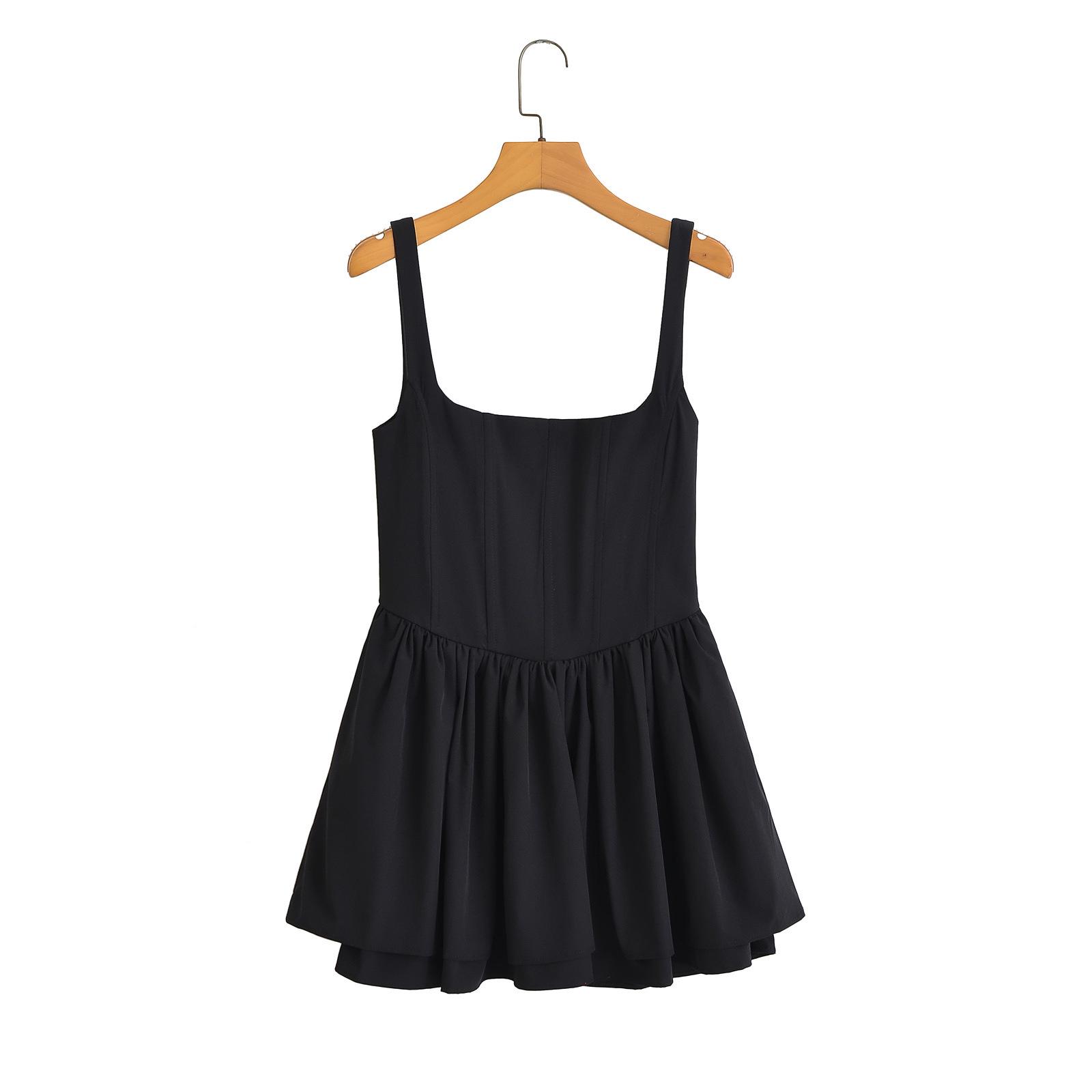 

Весна 2025 Женское приталенное короткое платье без рукавов Medium чёрный