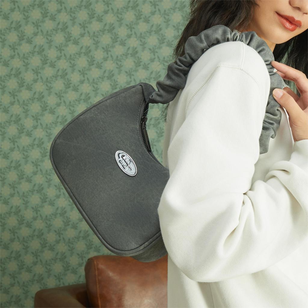 Champion Twisted Underarm Bag Script Logo Enamel Tag Pleated Hair Tie Shoulder Strap Casual Versatile Synthetic Leather Shoulder Bag Small U4AACPU14