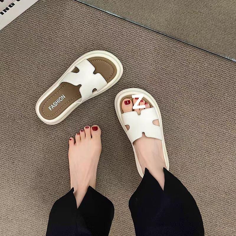 Summer new thick-soled fashion one-word slippers outside women's seaside beach with skirts versatile slippers
