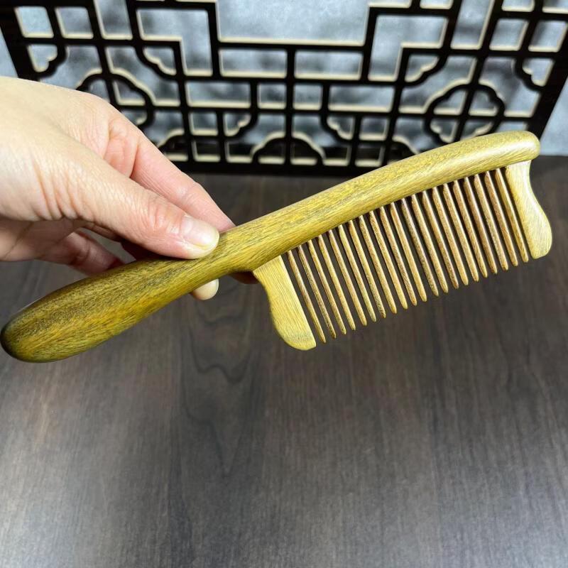 

Green Sandalwood Scalp Massage Comb