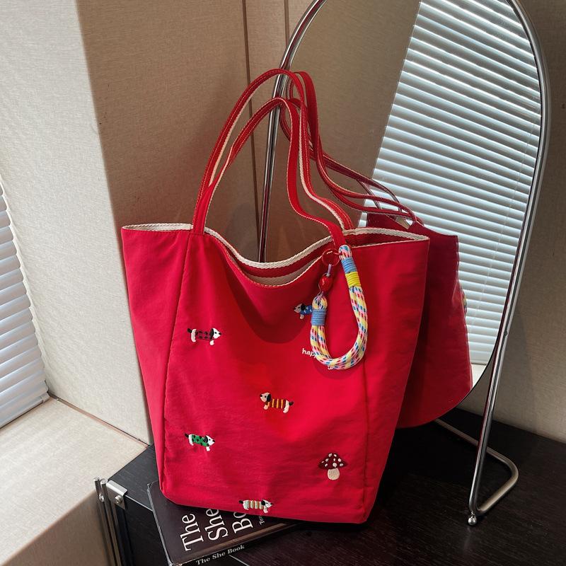 

A Niche Design, Casual, Simple, Individual and Fashionable Bucket Bag for Women, Single-shoulder Bag Without pendant