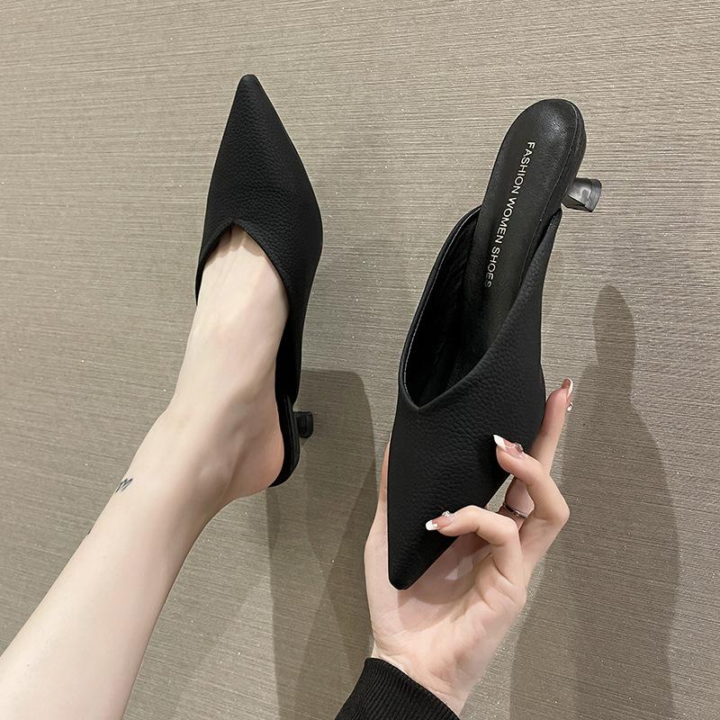 2025 spring and summer new Korean version of simple pointed Müller shoes fashion bag head thin heel medium heel half slippers casual sandals