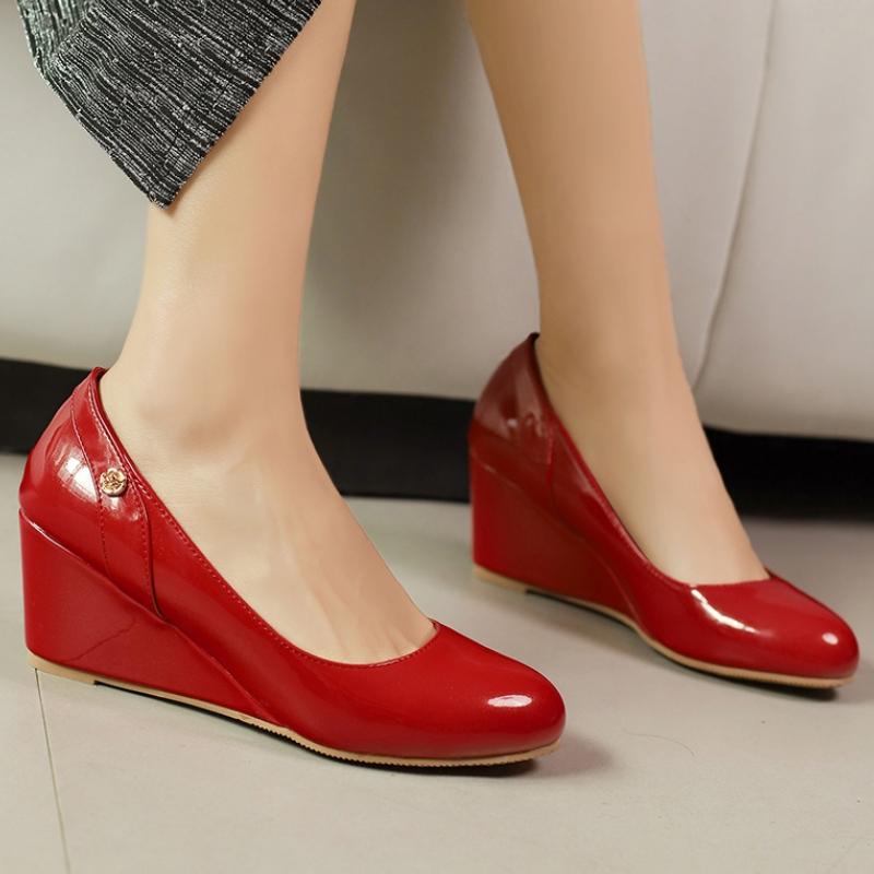 Sapatos Clássicos de Salto Anabela para Mulheres Moda Branco Vermelho Azul Anabelas Sapatos de Casamento Escritório Sapatos de Vestido Femininos Primavera 2025 Confortáveis