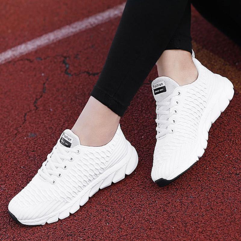 Light Breathable Women Running Shoes Knitted Mesh Casual Sports Shoes Elastic Soft Daily Walking Jogging Sneakers