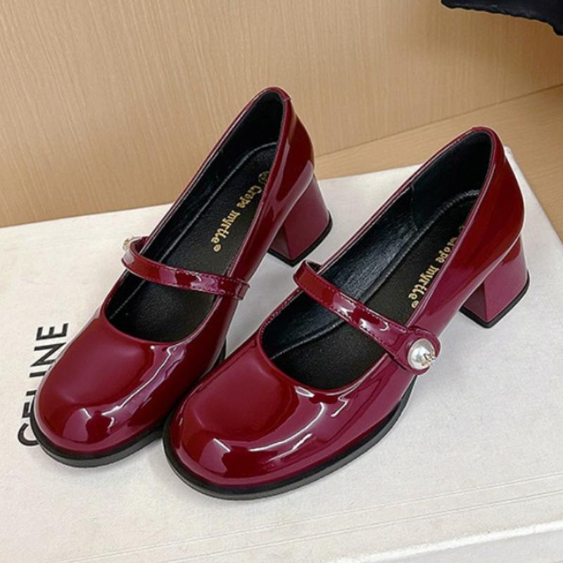 Sweet Round Head Patent Leather Mary Jane Shoes Brand Fashion Design Square Heel Tripping Strap Party Wedding Women Single Shoes