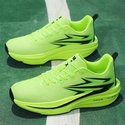 Günstige neue fliegende brennende Laufschuhe Outdoor-Sportschuhe für Erwachsene atmungsaktiv leicht professionelle Laufschuhe Paar möchte