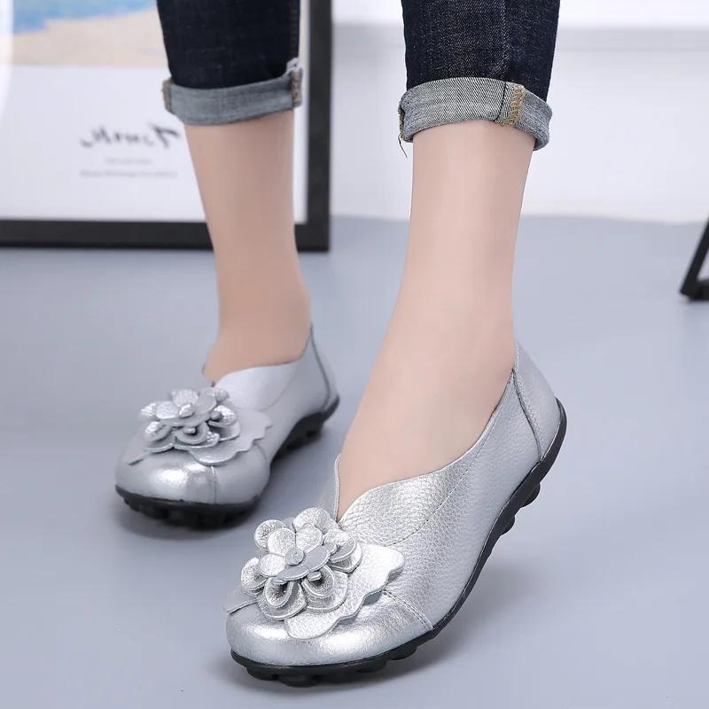 Fashion 2025Soft Genuine Leather Flat Shoes Women Flats with Flowers Ladies Shoes Women Designers Loafers Slip On Ballerina