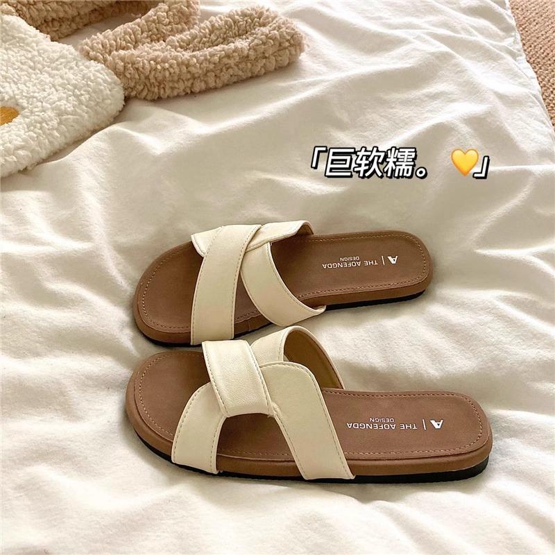 Soft waxy Q bomb~! Good texture niche kinked cross slippers women's soft soft outer wear summer ins beach cool slippers